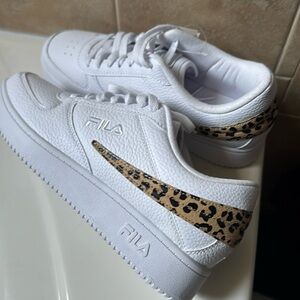 Cheetah stripped sneakers